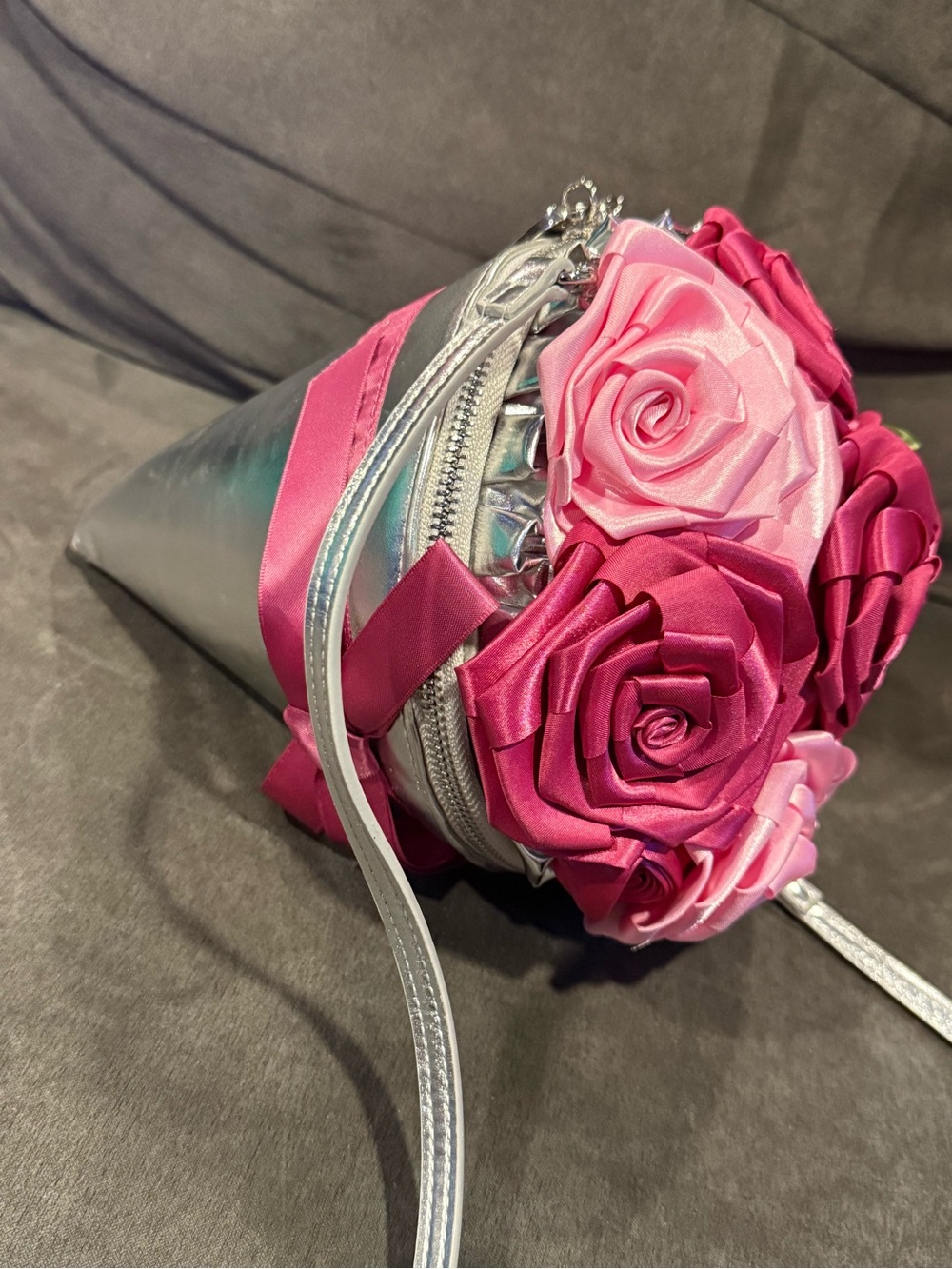 Betsey Johnson Kitsch Somethin New Bouquet Crossbody Bride Quinceañera Fairycore - Picture 3 of 15